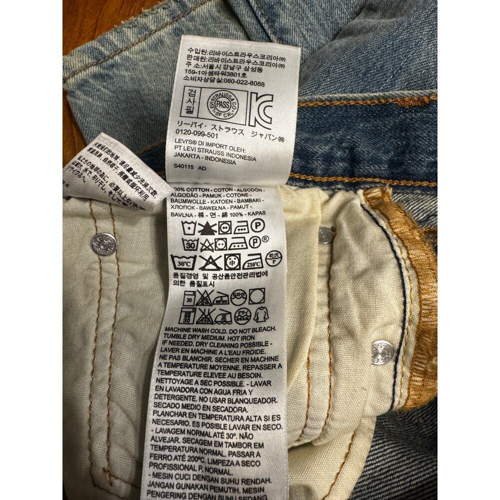Levi’s 501 Icons Distressed Light Wash Jeans – W32 L32 – NWT - Picture 8 of 9
